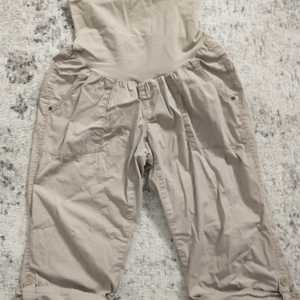 Motherhood Maternity lightweight capris, sz L